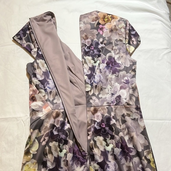 Stunning Floral Dress Grey Satin Cap Sleeve sz 12 like new - Picture 16 of 16